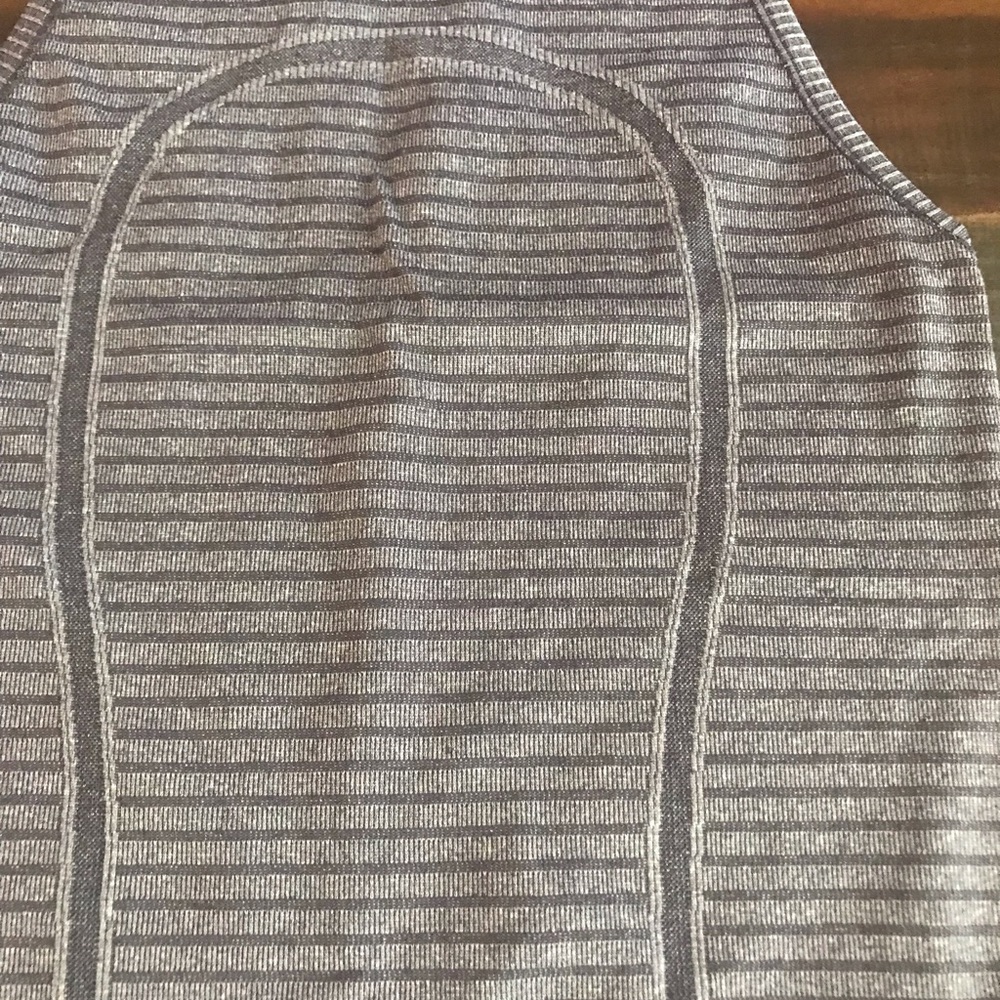 EUC Lululemon High Neck Swiftly Tech Racerback Tank - Picture 6 of 7